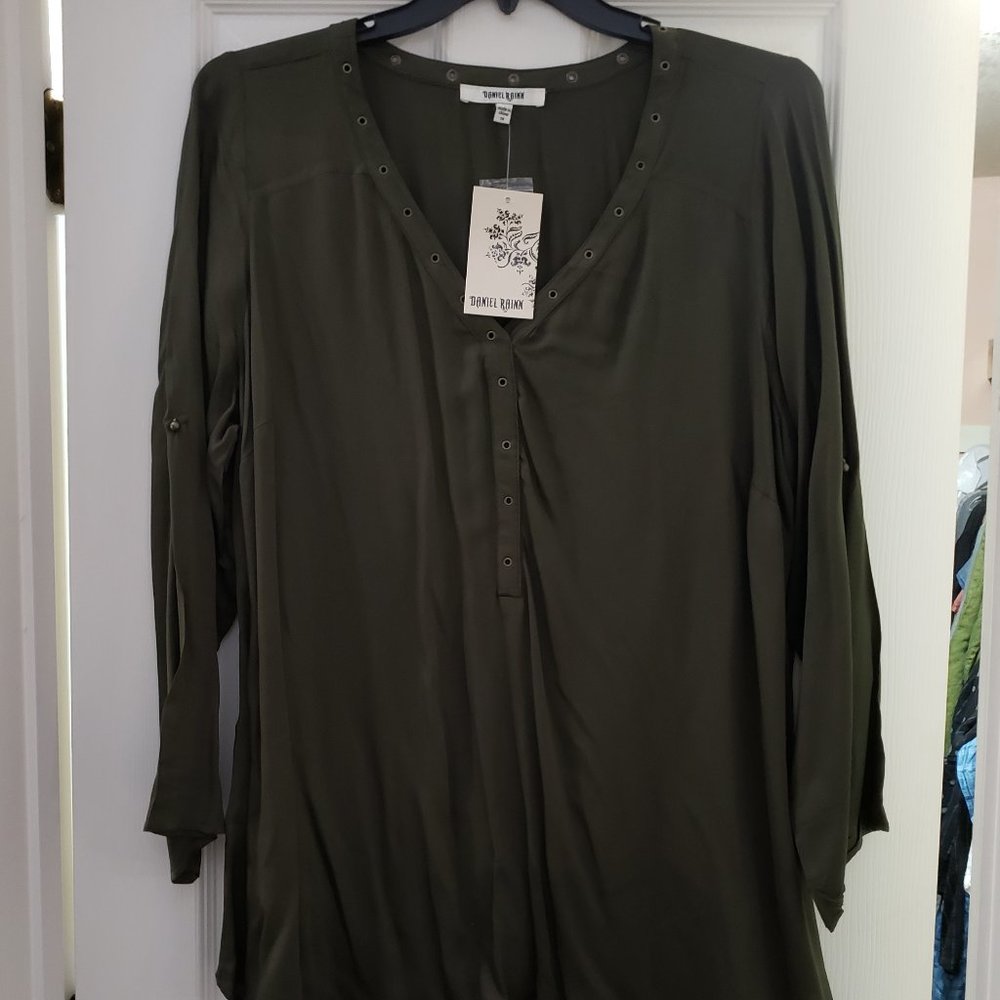 Daniel Rainn NWT Tunic Top 1X